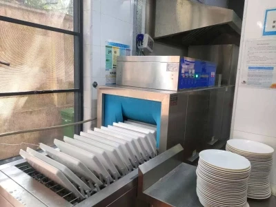 Are Commercial Dishwashers the Same Size as Normal Dishwashers?